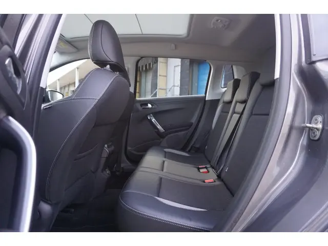 Peugeot 2008 1.2 PureTech Allure 2015 Benzine 16