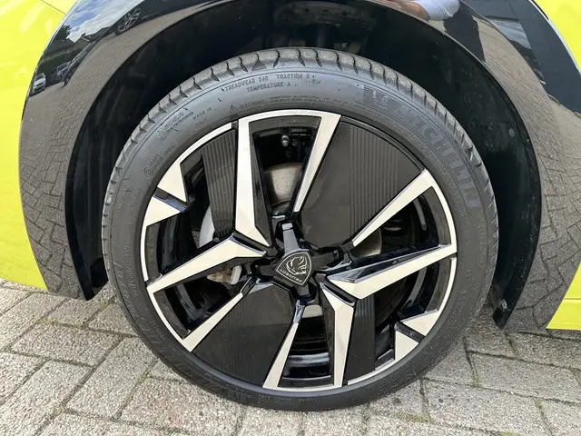 Peugeot e-208 EV GT 51 kWh 156 PK 2024 Elektrisch 42
