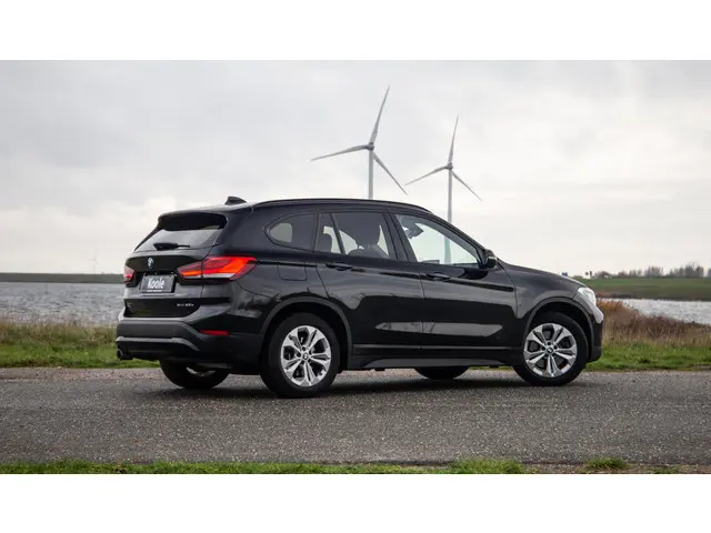 BMW X1 xDrive25e Executive 2021 Hybride Benzine 14