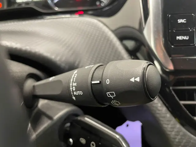 Peugeot 2008 1.2 PureTech Allure 2019 Benzine 21