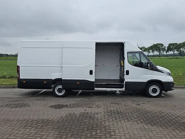 Iveco Daily 35S14 2023 Diesel 12