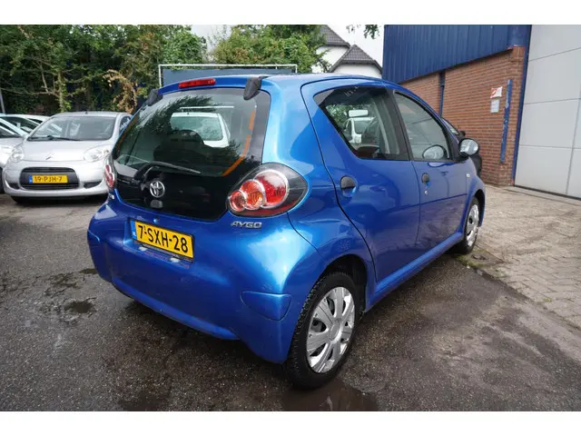 Toyota Aygo 1.0 VVT-i Access 2014 Benzine 23
