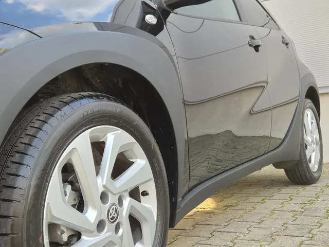 Toyota Aygo X 1.0 VVT-i S-CVT first 2025 Benzine 6