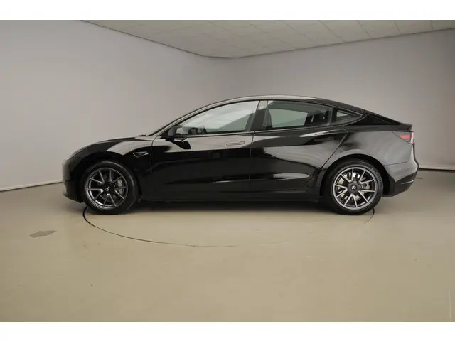 Tesla Model 3 Standard RWD Plus 60 kWh 2023 Elektrisch 4