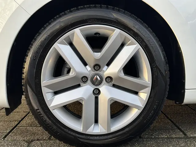 Renault Clio TCe 100 Bi-Fuel Zen 2022 Benzine 30