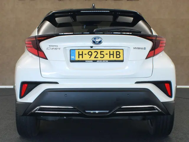 Toyota C-HR 2.0 Hybrid Bi-Tone 2020 Hybride Benzine 11