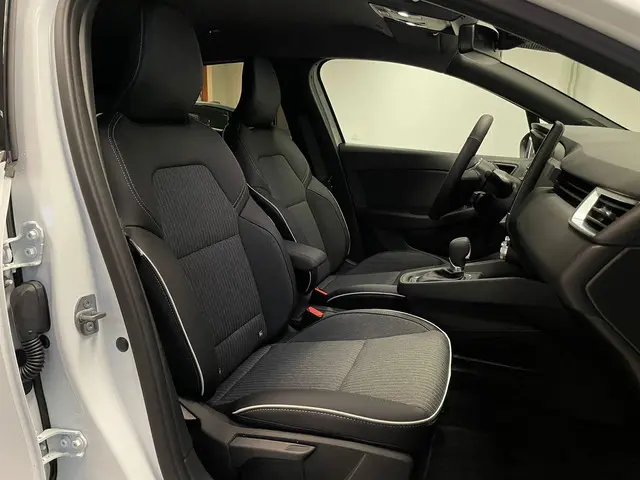 Mitsubishi Colt 1.6 HEV Intense+ 2025 Hybride Benzine 21