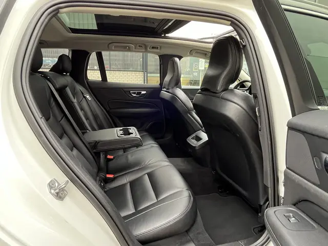 Volvo V60 2.0 B3 Business Pro 2020 Benzine 36