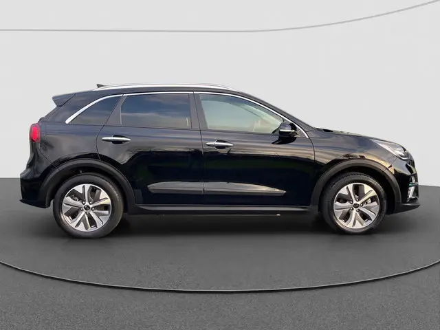 Kia e-Niro ExecutiveLine 64 kWh 2020 Elektrisch 3