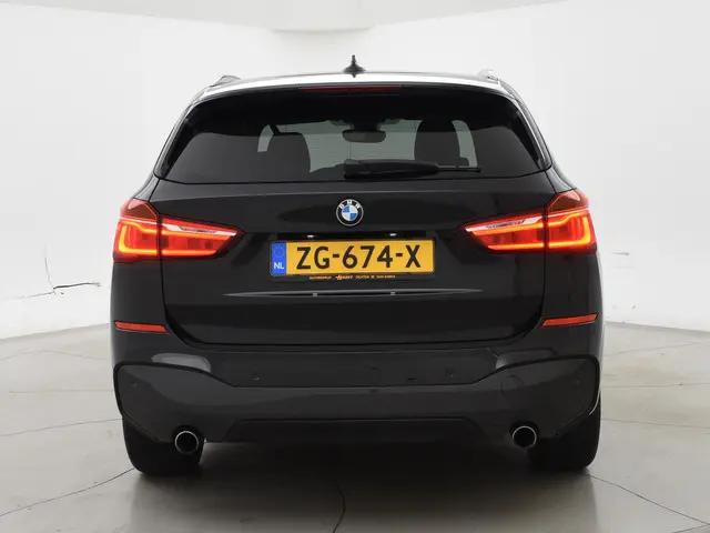 BMW X1 XDRIVE20i 192 PK AUT8 M-SPORT 2016 Benzine 9