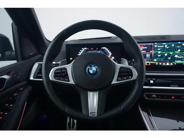 BMW X5 xDrive50e 2023 Hybride Benzine 12