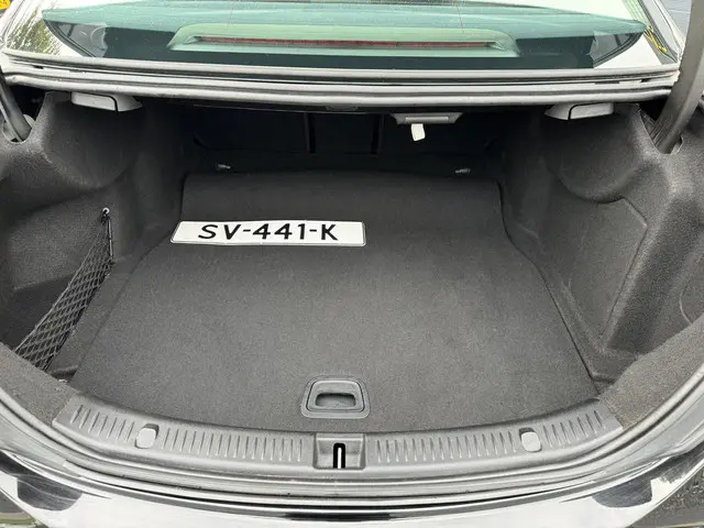 Mercedes-Benz E-Klasse 200 Premium 2018 Benzine 10