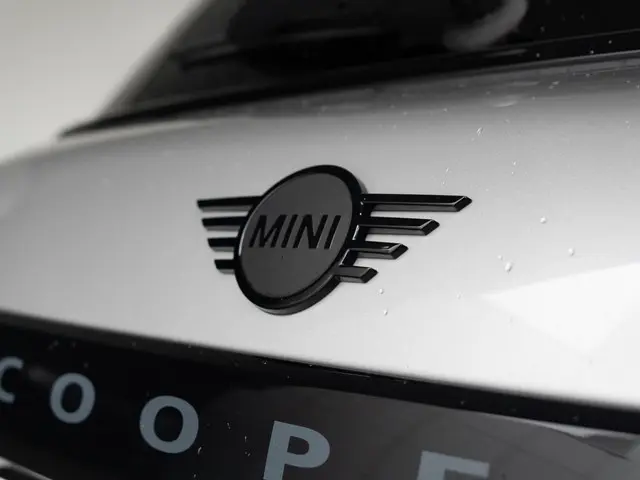 MINI 5-Deurs S 2025 Benzine 18