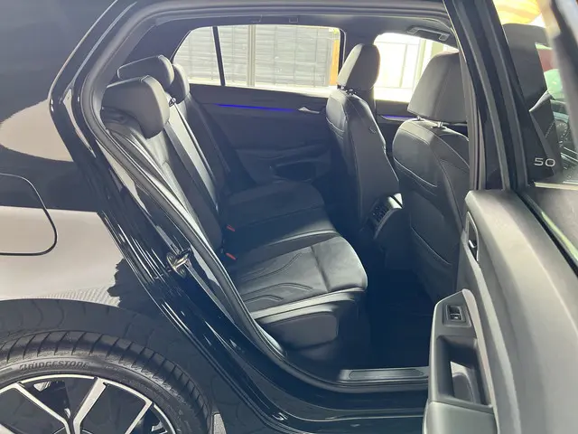 Volkswagen Golf 1.5 eTSI Edition 50 2024 Hybride Benzine 32