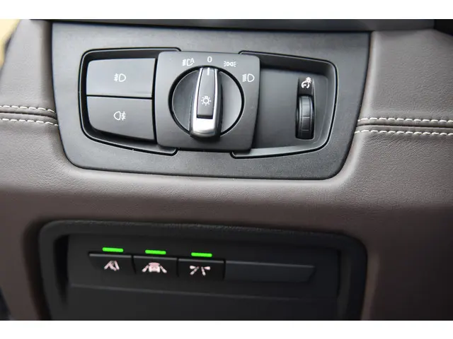 BMW 3 Serie 340i High Executive 2018 Benzine 29