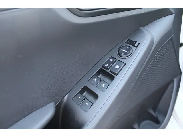 Hyundai IONIQ 1.6 GDi i-Motion 2018 Hybride Benzine 19