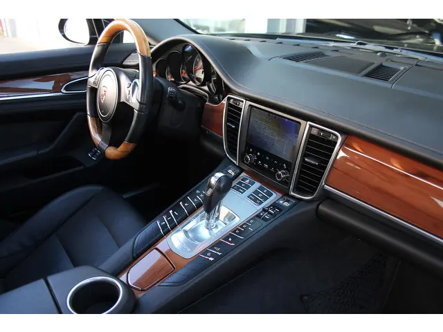 Porsche Panamera 4.8 S 2012 Benzine 39