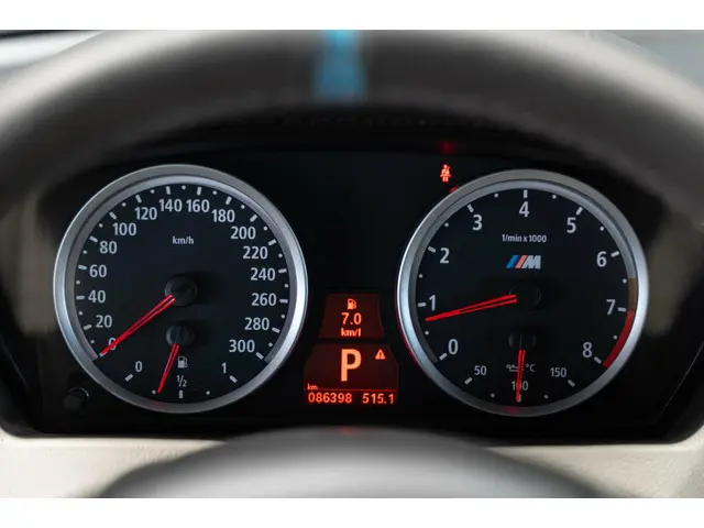 BMW X5 4.4i M 556 PK Akrapovic Full Option 2012 Benzine 47