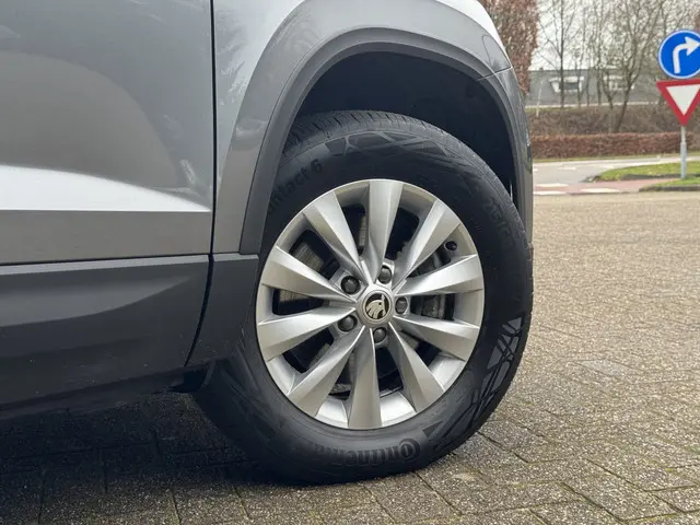 Škoda Karoq 1.5 TSI DSG ACT Ambition 2024 Benzine 2