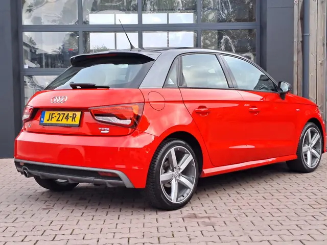 Audi A1 Sportback 1.0 TFSI Adrenalinc S-Line 2016 Benzine 4
