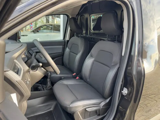 Renault Express 1.5 dCi 95 Comfort / Sidebars 2023 Diesel 13