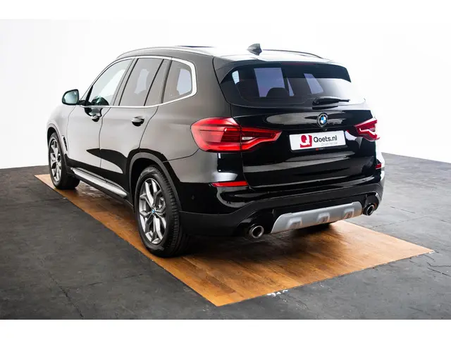 BMW X3 xDrive20i High Executive 2019 Benzine 2