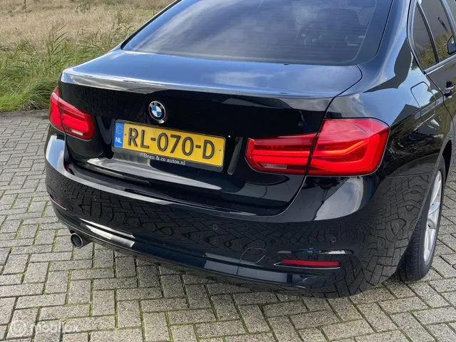 BMW 3 Serie 318i 2018 Benzine 8