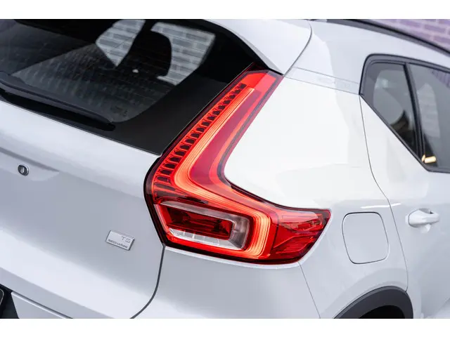 Volvo XC40 Plug-in Hybrid T5 Core 2023 Hybride Benzine 16