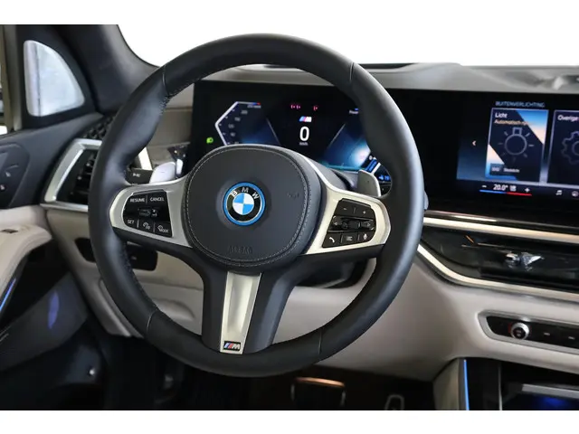 BMW X5 xDrive50e 2025 Hybride Benzine 11