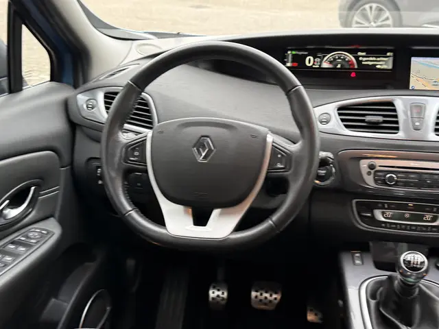 Renault Scénic Xmod 1.2 TCe Bose 2014 Benzine 10