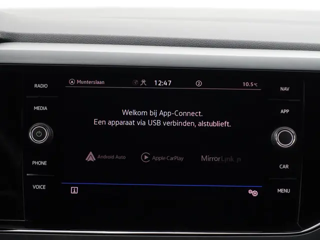 Volkswagen Taigo 1.0 TSI R-Line- 2023 Benzine 11