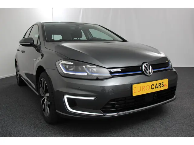 Volkswagen e-Golf 3