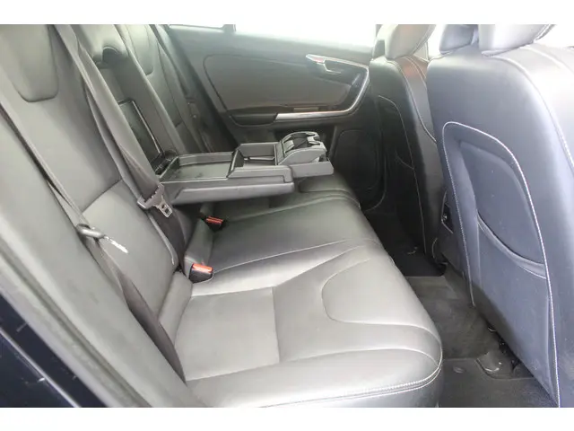 Volvo V60 2.4 D6 Twin Engine Summum 2015 Hybride Diesel 11