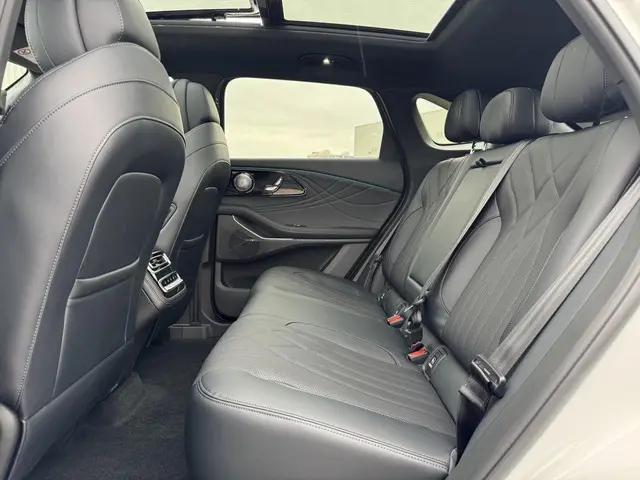 Omoda 9 SHS 1.5T-GDi SHS-P Premium 2026 Hybride Benzine 12