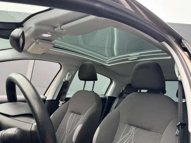 Peugeot 208 1.2 VTi Allure / Pano / Led / Pdc 2014 Benzine 12