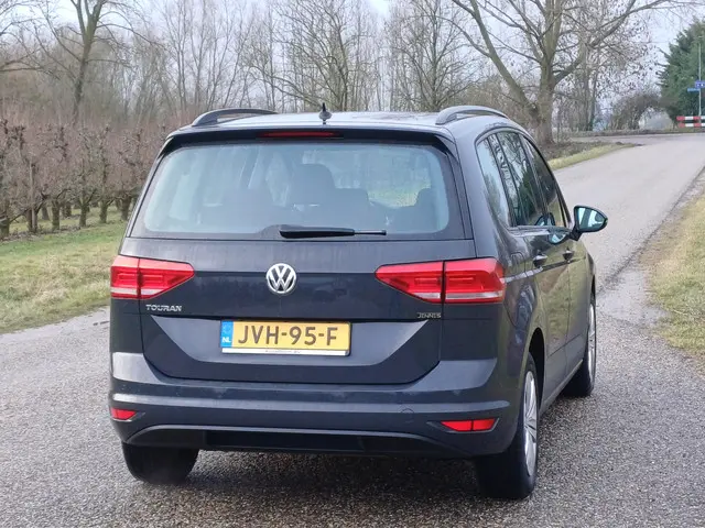 Volkswagen Touran TSI Comfortline 7-Pers. 2019 Benzine 7