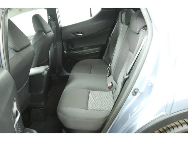 Toyota C-HR 1.8 Hybrid Dynamic 2023 Hybride Benzine 18