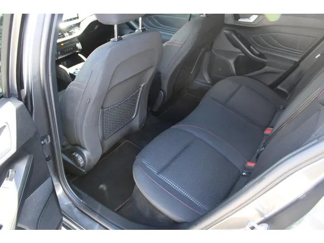 Ford Focus Wagon 1.5 EcoBlue ST Line X 2024 Diesel 14