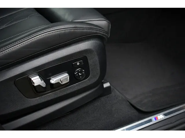 BMW X5 xDrive50e M-Sport 2023 Hybride Benzine 12