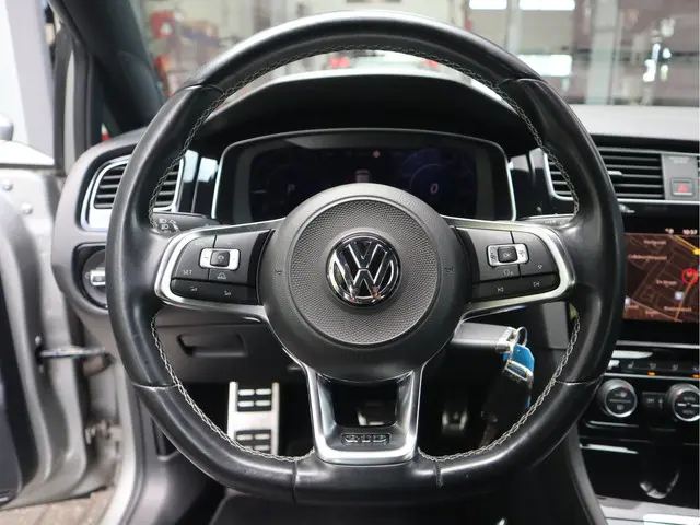 Volkswagen Golf 2.0 TDI GTD DSG 2018 Diesel 30