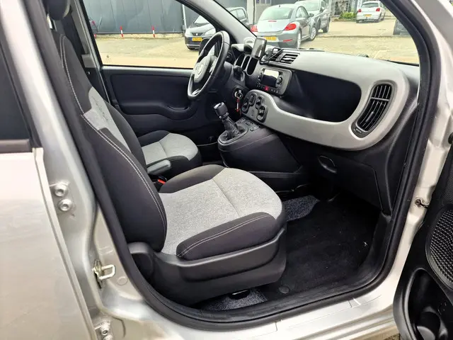 Fiat Panda 0.9 TwinAir Lounge 2017 Benzine 19
