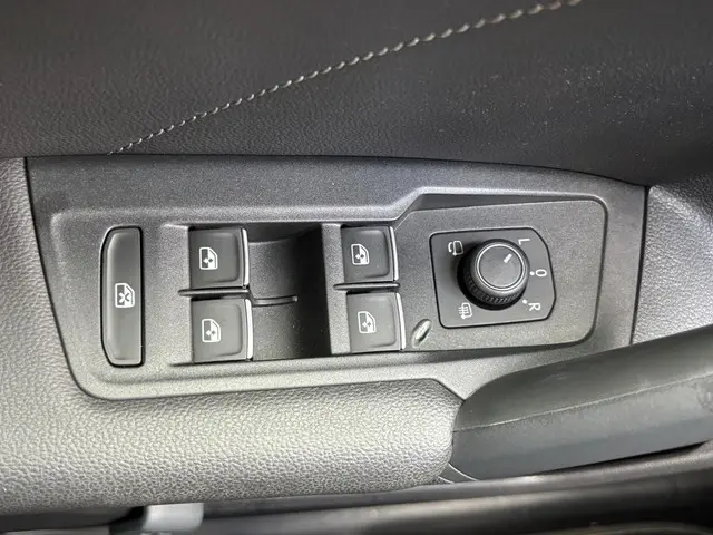 Volkswagen Tiguan 1.5 TSI R-Line Business+ 2021 Benzine 31