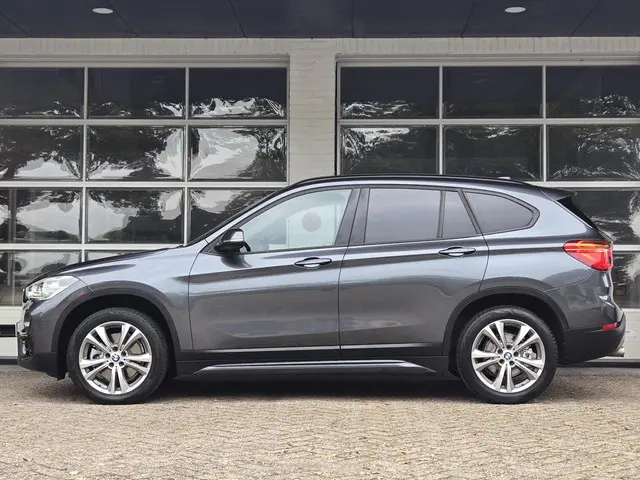BMW X1 sDrive20i SPORTLINE 2018 Benzine 3