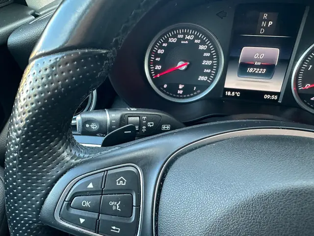 Mercedes-Benz GLC 220 d 4MATIC 2015 Diesel 25