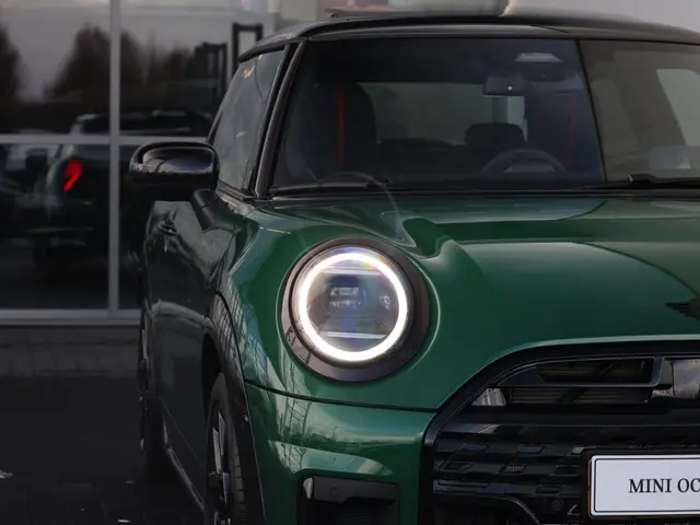 MINI 3-Deurs Cooper C 2025 Benzine 13