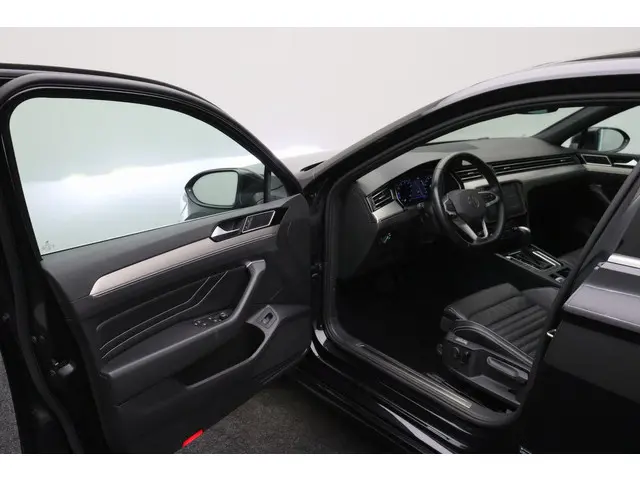 Volkswagen Passat 2.0 TSI R-Line Business + 2020 Benzine 4