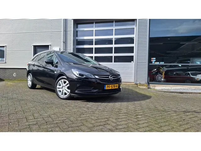 Opel Astra 2