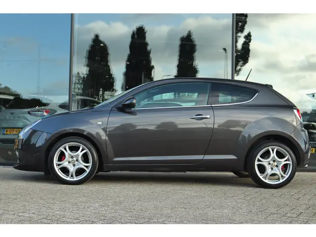 Alfa Romeo MiTo 0.9 TWINAIR ESCLUSIVO 2014 Benzine 10