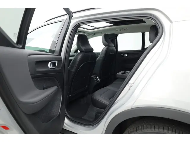 Volvo XC40 2.0 B3 Ultra Dark 2025 Hybride Benzine 37