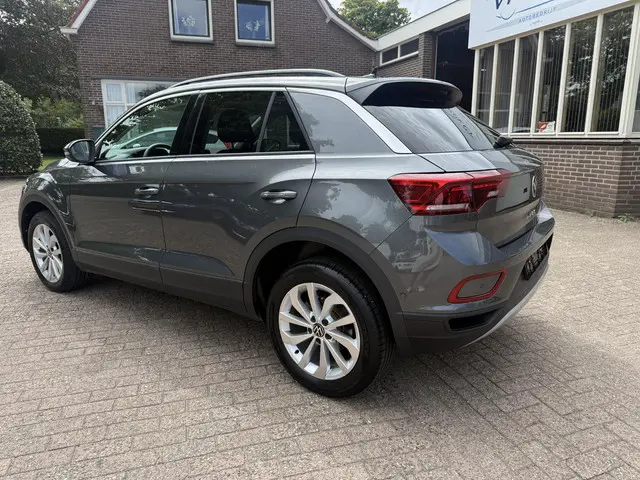 Volkswagen T-Roc 1.5 TSI Life 2024 Benzine 3